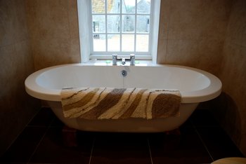 Woodlands_bath