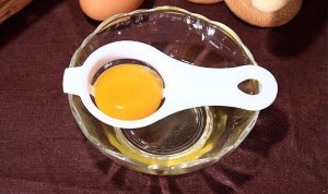 Egg yolk seperator
