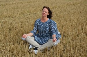 woman-meditating